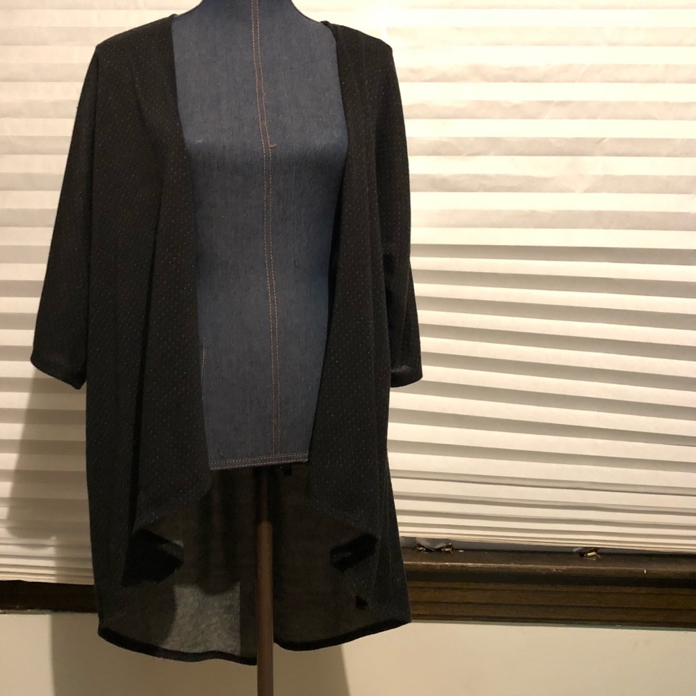 Lularoe Lindsay Black Dots size Small